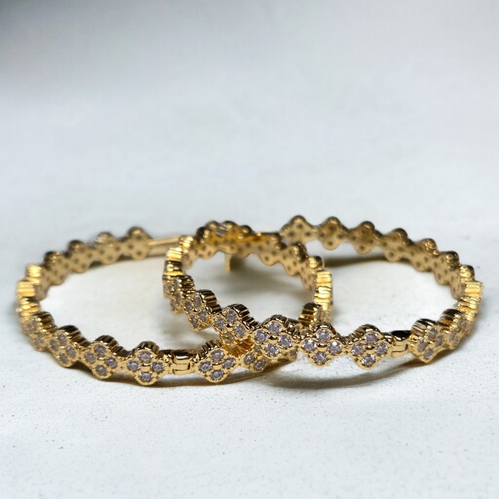 18k Gold Plated Clover Zircon Crystal Hoop Earrings - Picture 3 of 4